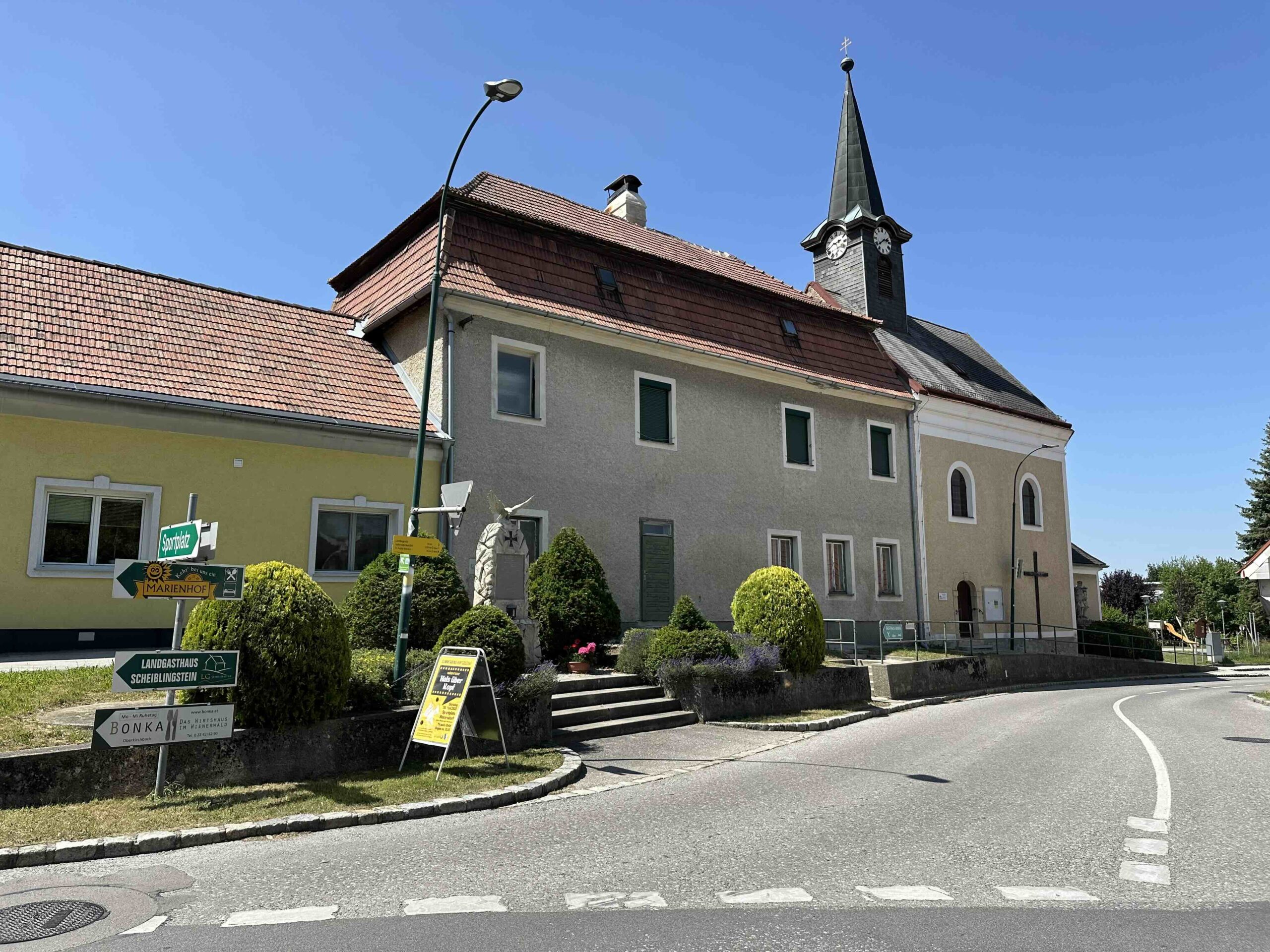 Wegknoten Hintersdrof/Schloss